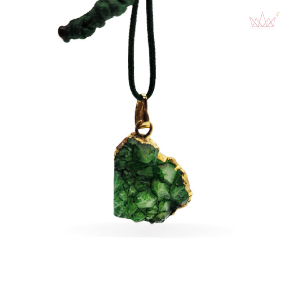 Emerald-deep-green-plus-gold-jewellery-nourlondonglobalservices-1