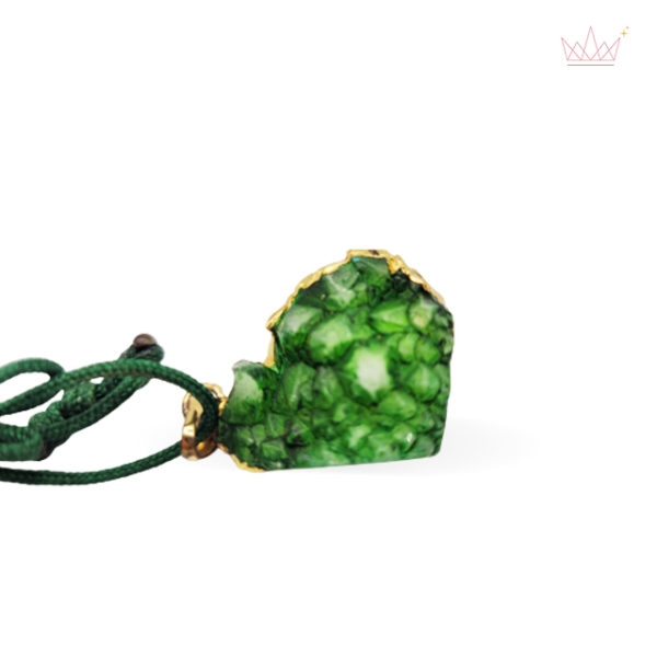 Emerald-deep-green-plus-gold-jewellery-nourlondonglobalservices-3