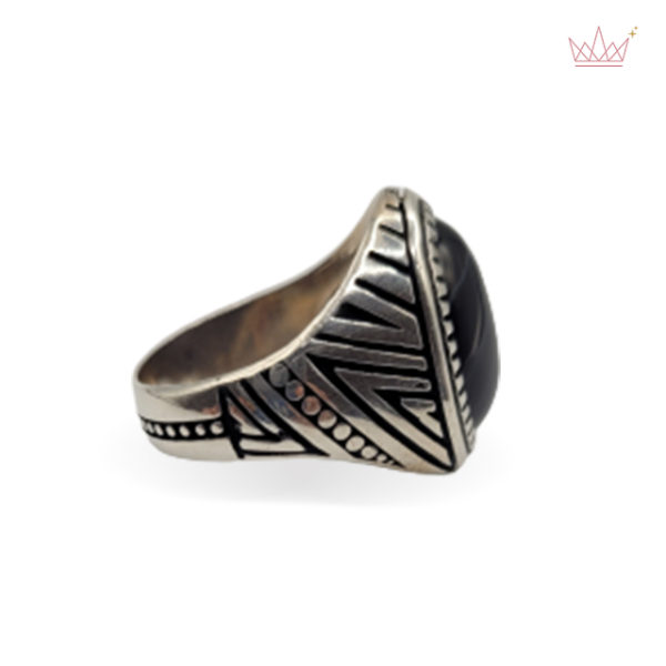 Onyx-black-ring-jewellery-nourlondonglobalservices-4